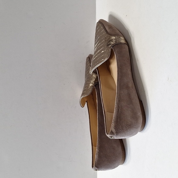 Dkny NEW Dara Quiet Luxury Business Casual Platinum Metallic Strap Flats Size 7 - Picture 6 of 12